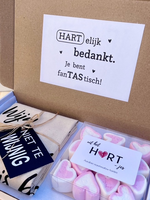 Brievenbuspakket Bedankt is een super origineel en vrolijk cadeautje, bezorgd door de brievenbus. Vrolijk ook iemand op met dit cadeau!