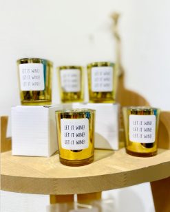 geurkaarsje in de kleur goud met geur white tea. super lieve en originele attentie.