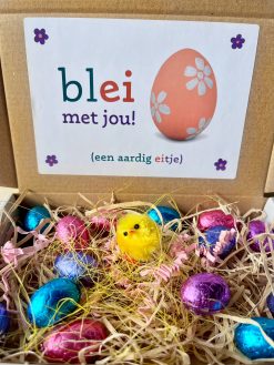Brievenbuspakket Pasen is een super origineel en vrolijk Paas cadeautje, bezorgd door de brievenbus. Succes gegarandeerd!