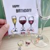 Wijnglas Sieraden Birthday (3 stuks) zijn sieraden om het wijnglas van de jarige mee op te vrolijken! Ludiek verpakt met een Happy Birthday kaart.