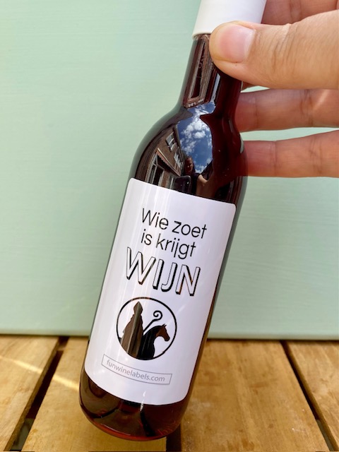 Mini flesje wijn met hilarisch Sint wijn quote