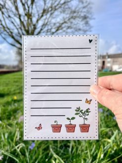 Kaart en bloemzaden is een super lieve kleine attentie om de juf en meester van je kind mee te bedanken aan het einde van het schooljaar.